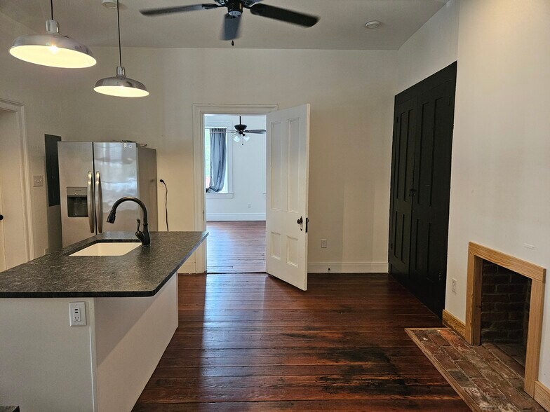 Building Photo - 308 E Leigh St