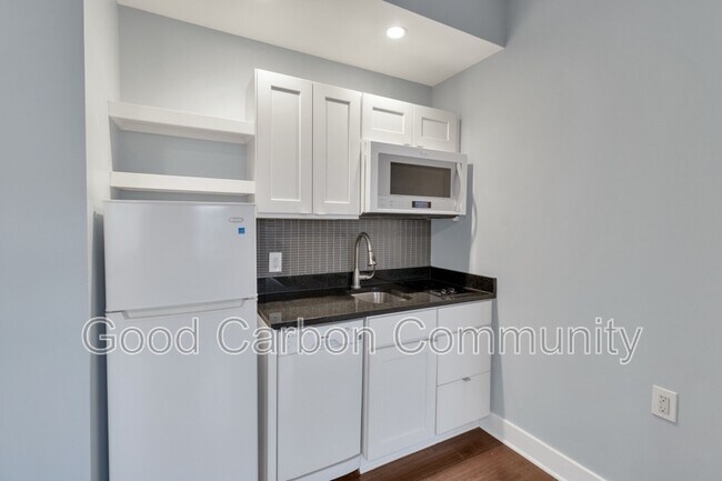 Building Photo - 401 Delaware Ave