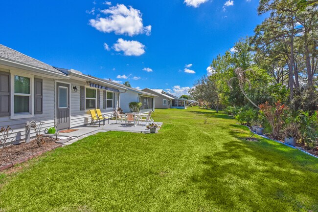 Building Photo - 6940 SE Lillian Ct