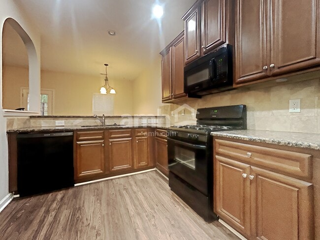 Building Photo - 214 Hidden Creek Pt