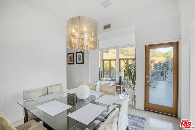 Building Photo - 1929 N Curson Ave