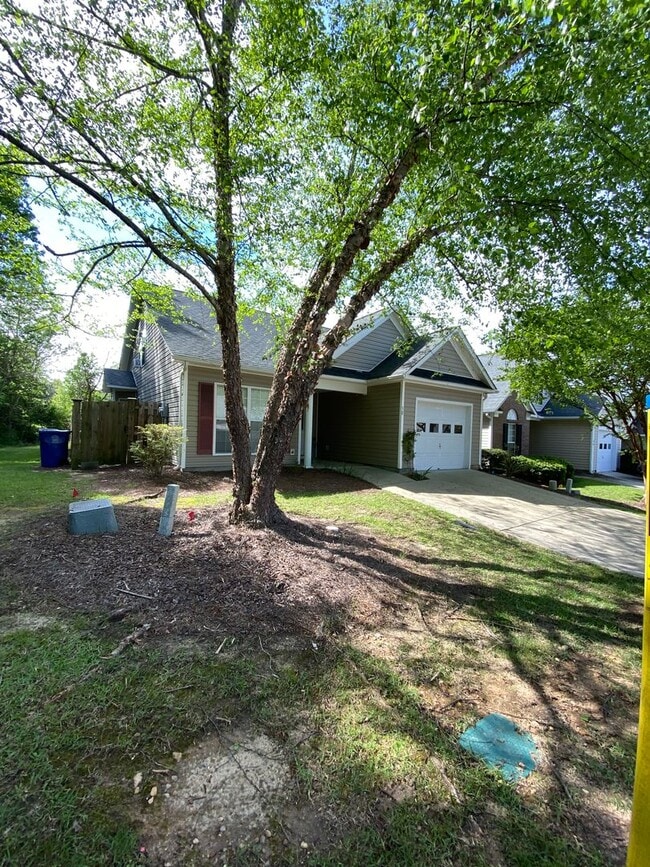 Building Photo - Adorable 3 Bedroom 3 Bath in Preston Green