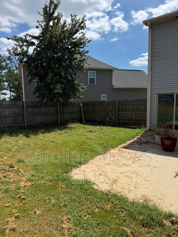 Building Photo - 123 Dunnsmore Dr