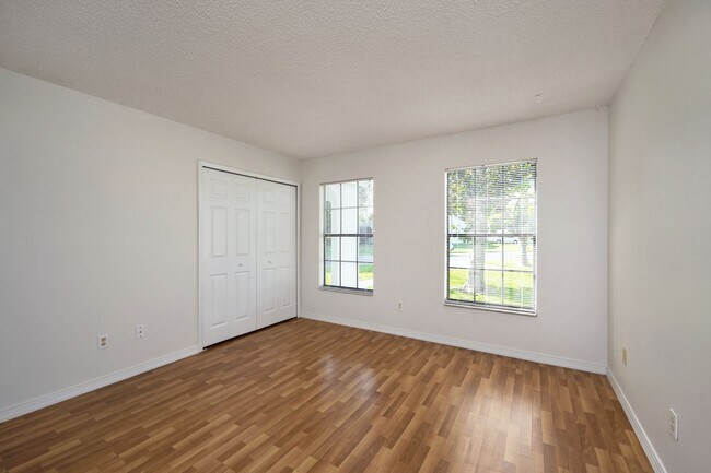 Building Photo - 102 Candlewick Ct