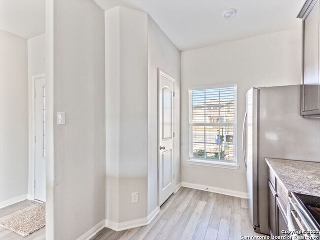 Building Photo - 6550 Underwood Way