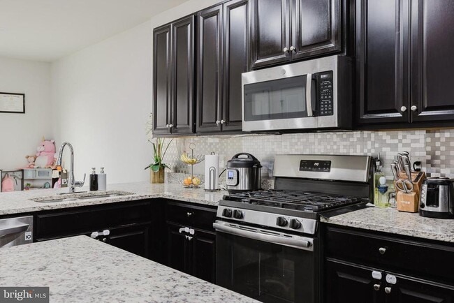 Building Photo - 43831 Stubble Cor Sq