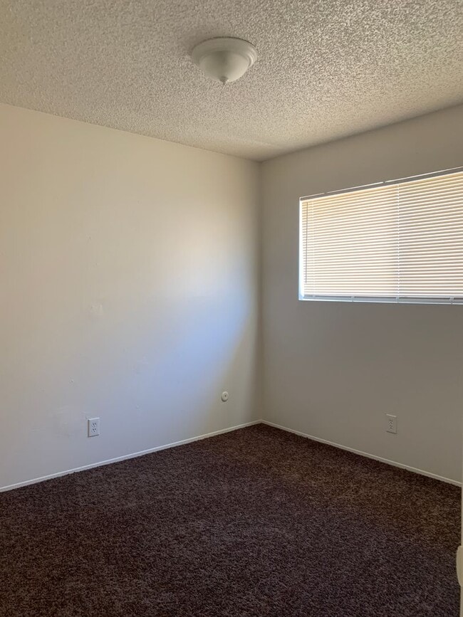 Building Photo - MI3616