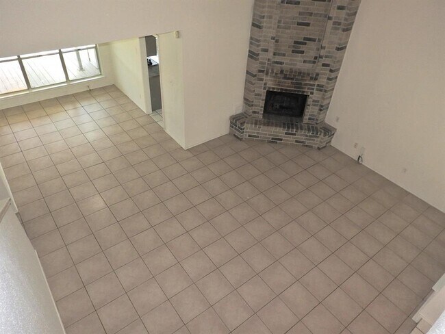 Building Photo - 2107 Creekshire Dr