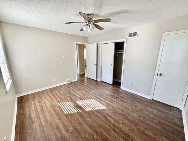Building Photo - 3688 Mozelle St
