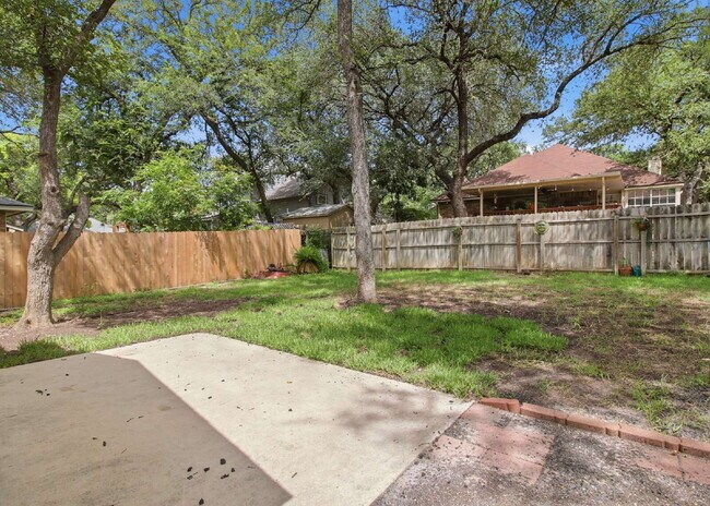 Building Photo - "Charming 3-Bed in Schertz with Spacious 2246 Sq Ft Layout!"