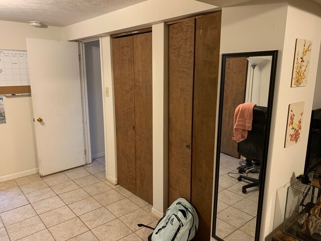 Building Photo - 3 bd/1.5 bath Charming Home just 4 blocks from IU Jacob's School of Music - Available August 2027!