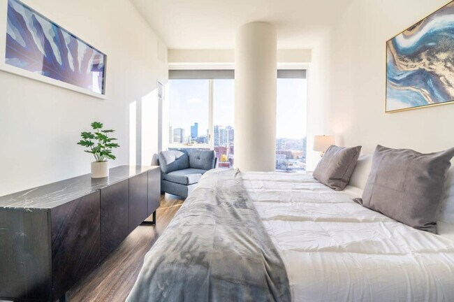 Building Photo - 1411 S Michigan Ave