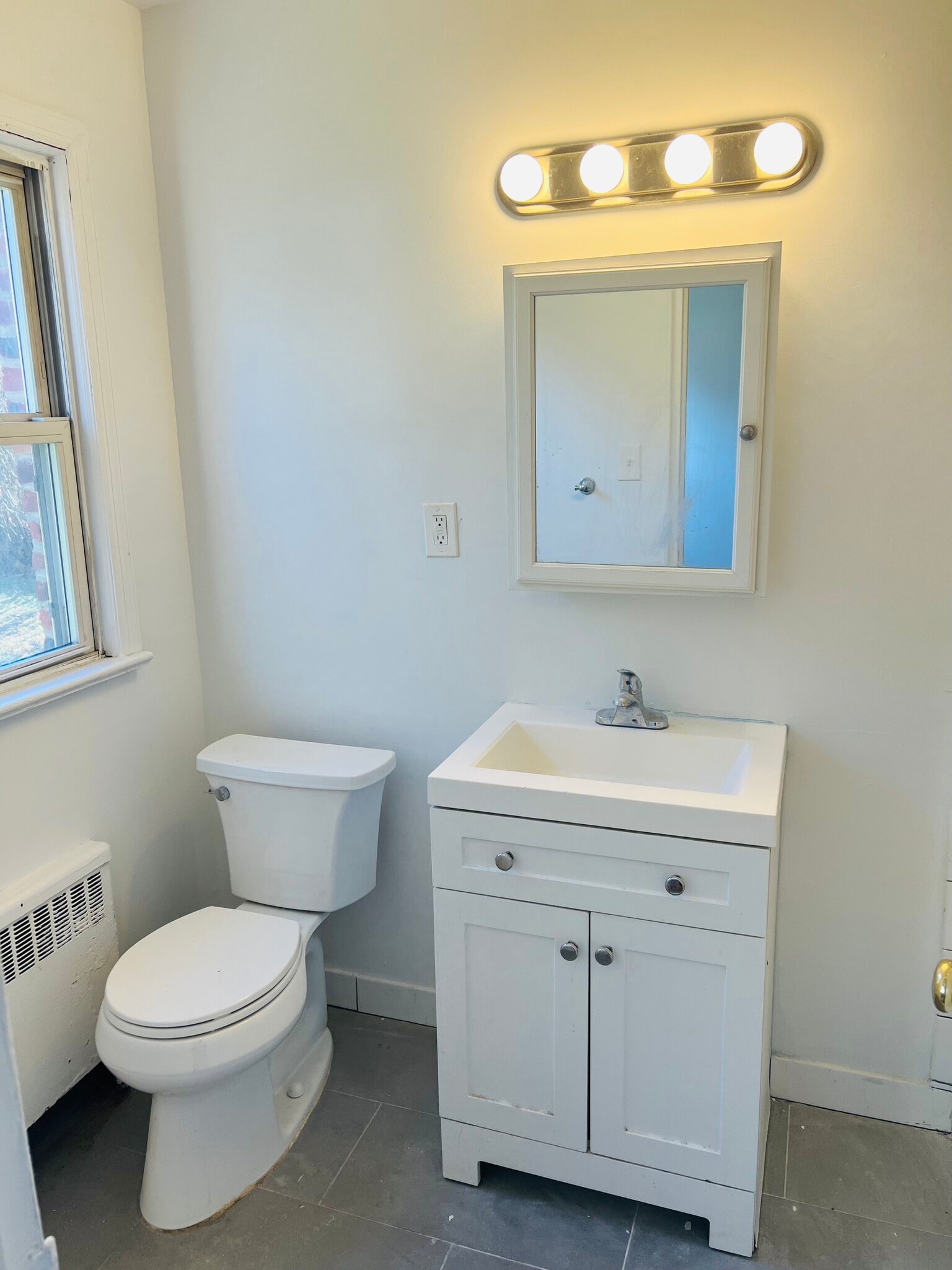 Building Photo - 294 West Post Road