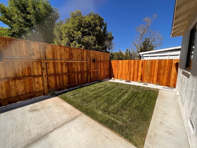 Building Photo - 6641 Glade Ave