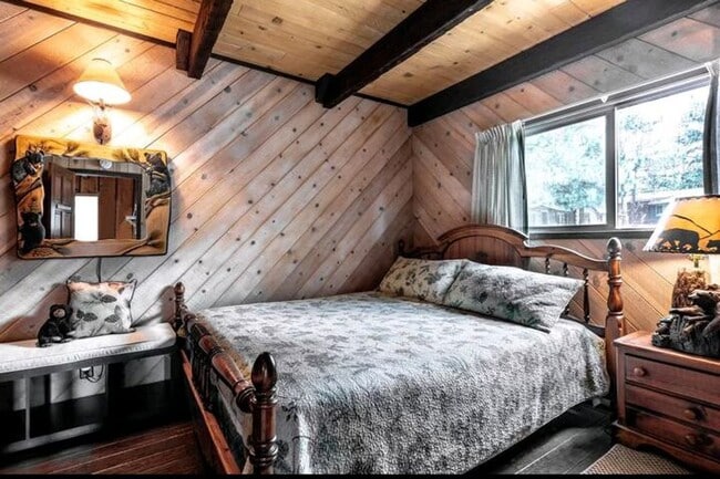 Building Photo - Serene Lakeview Cabin