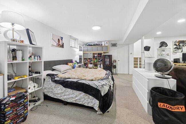 Building Photo - 52 Hillside Ave