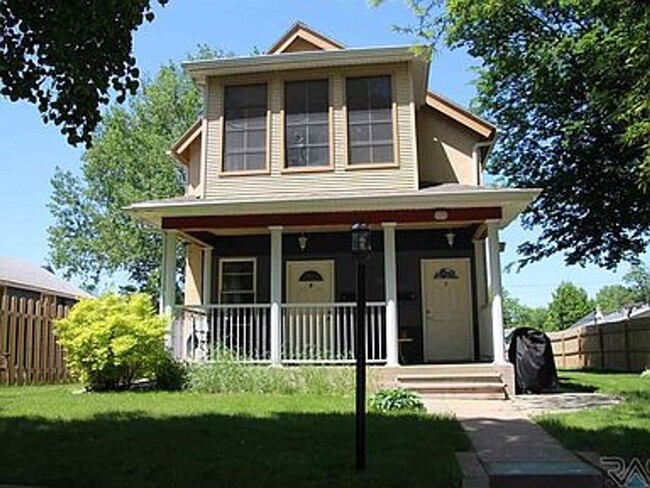 Primary Photo - 705 N Duluth Ave