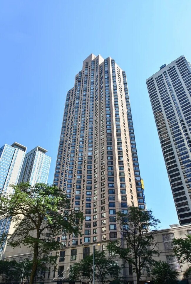 Building Photo - 401 E Ontario St