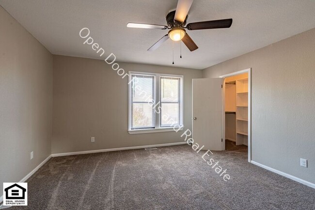 Building Photo - 731 3rd St