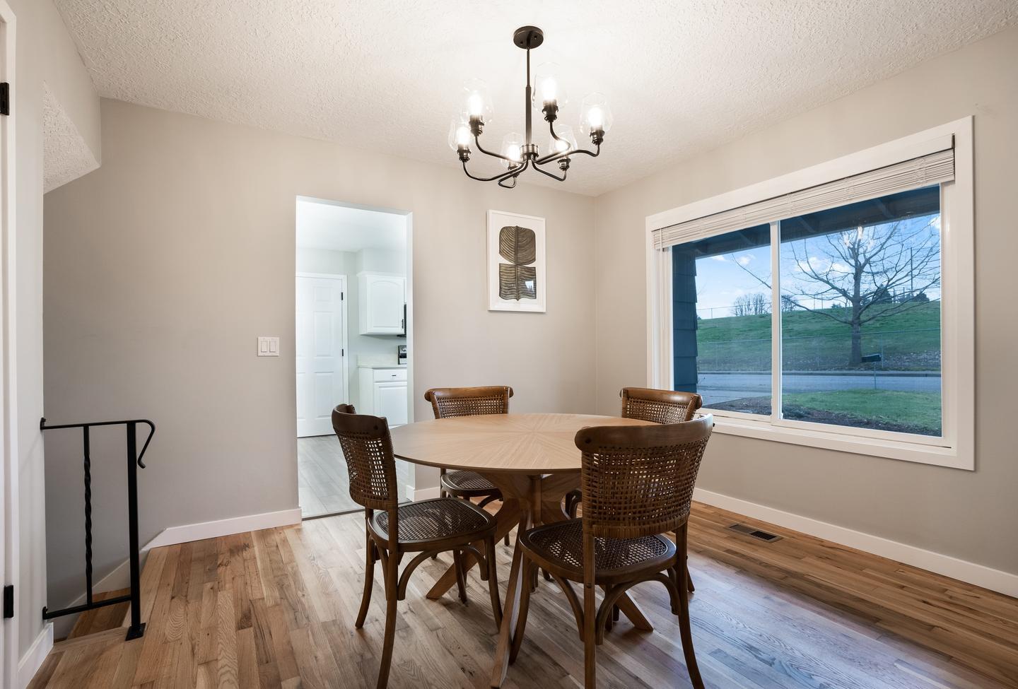 Building Photo - 13665 Sw Parkway