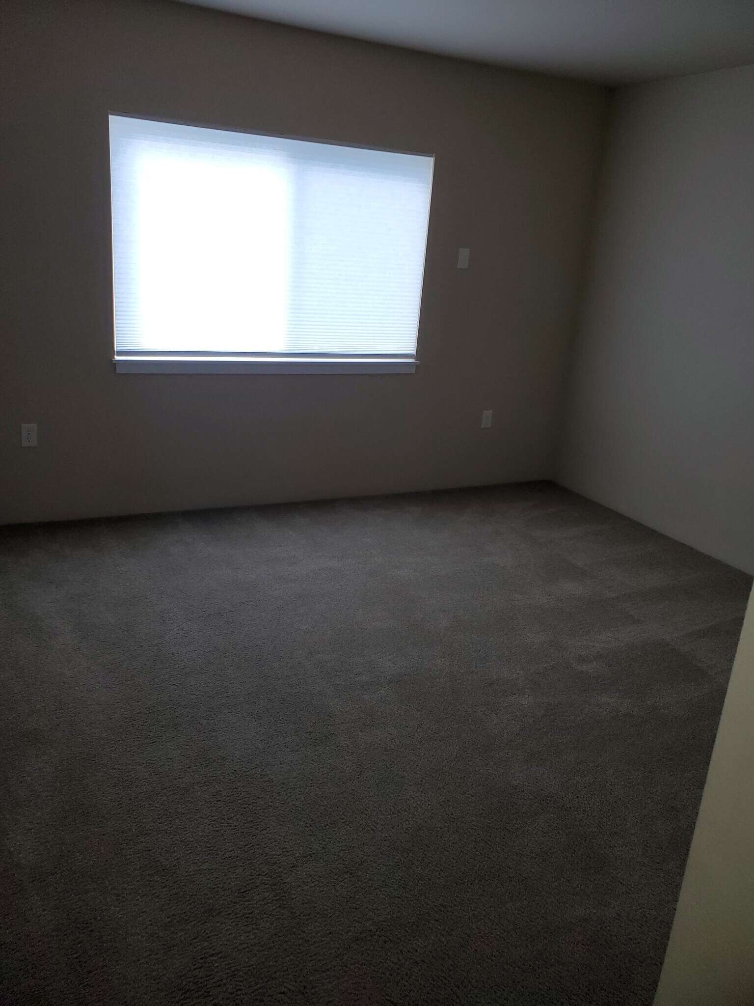 Building Photo - 5209 E Upriver Dr