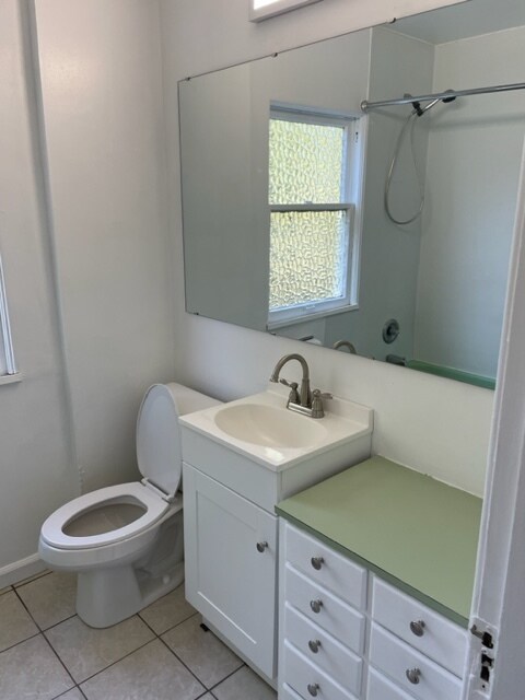 Bathroom main floor - 1101 Newell St