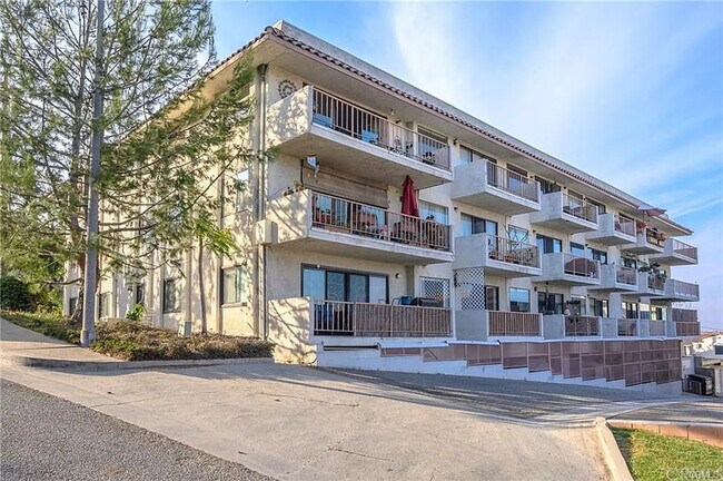 Building Photo - 2424 S Gaffey St