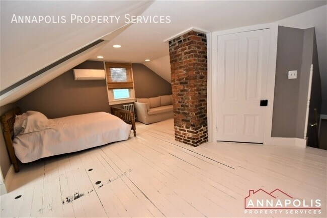 Building Photo - 115 conduit street