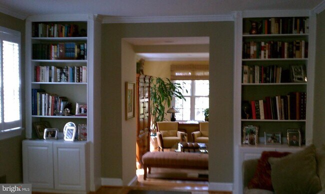 Building Photo - 4509 Harling Ln