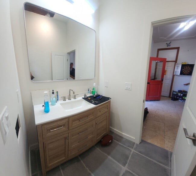 Building Photo - Bigger than average home in SLO! Lots of space!