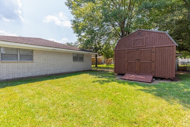 Building Photo - 1212 Irving St