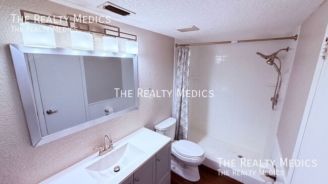 Building Photo - 3640 S St Lucie Dr