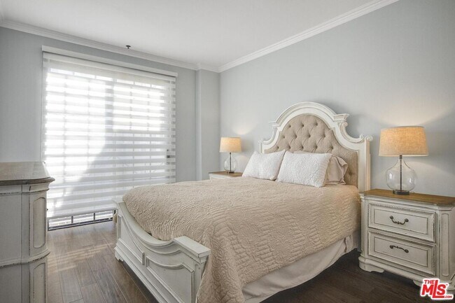 Building Photo - 860 S Lucerne Blvd