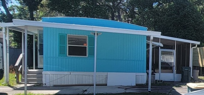 Building Photo - 10906 Olivewood Ln