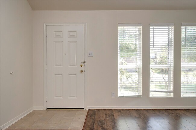 Building Photo - 3619 Apple Dale Dr