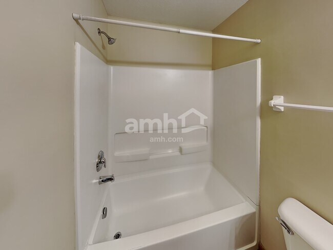 Building Photo - 439 Wellsleyglen Dr