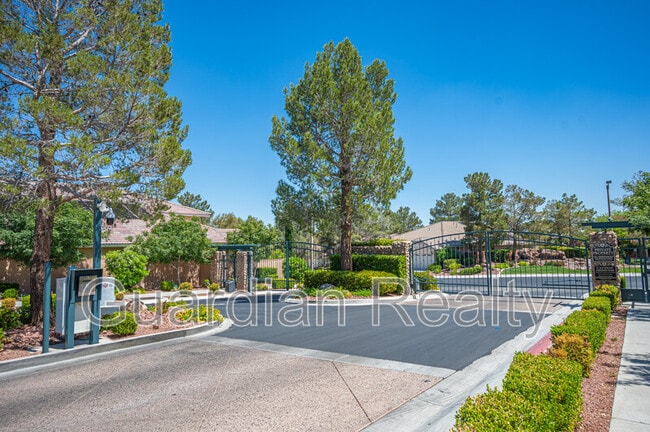 Building Photo - 11112 Pine Greens Ct