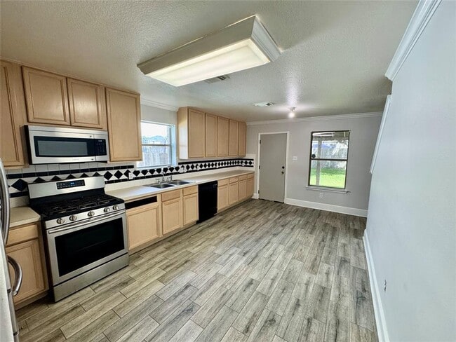 Building Photo - 21355 Claretfield Ct