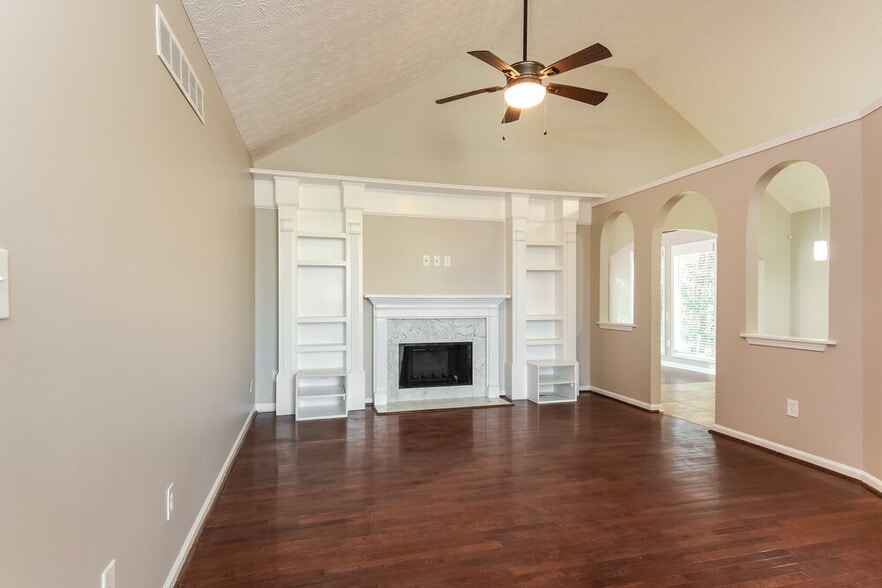 Building Photo - 1026 Dalby Way