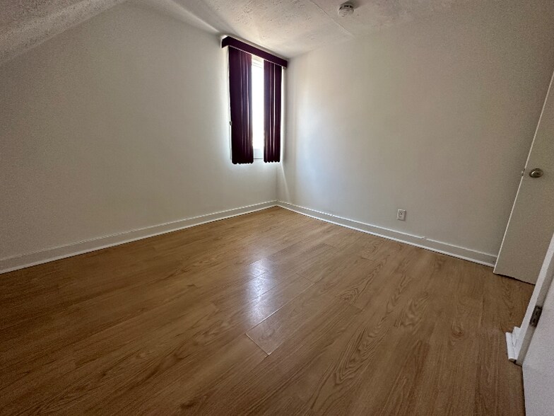 Building Photo - 14 Thill St