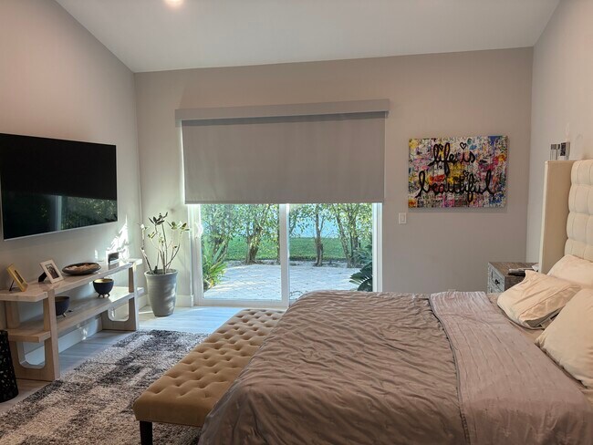 Building Photo - 1050 Lytham Ct