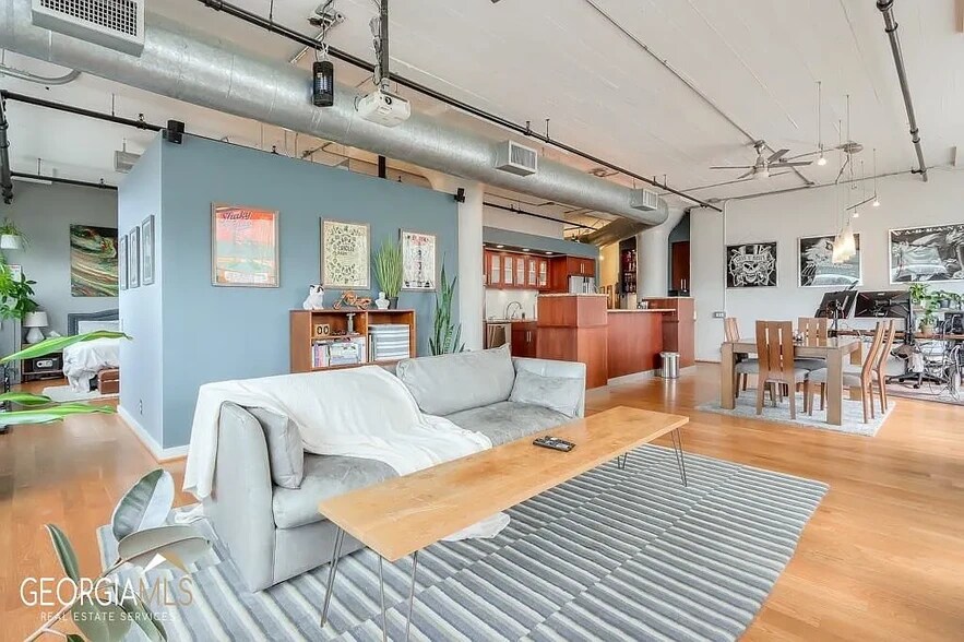 Building Photo - 426 Marietta St NW