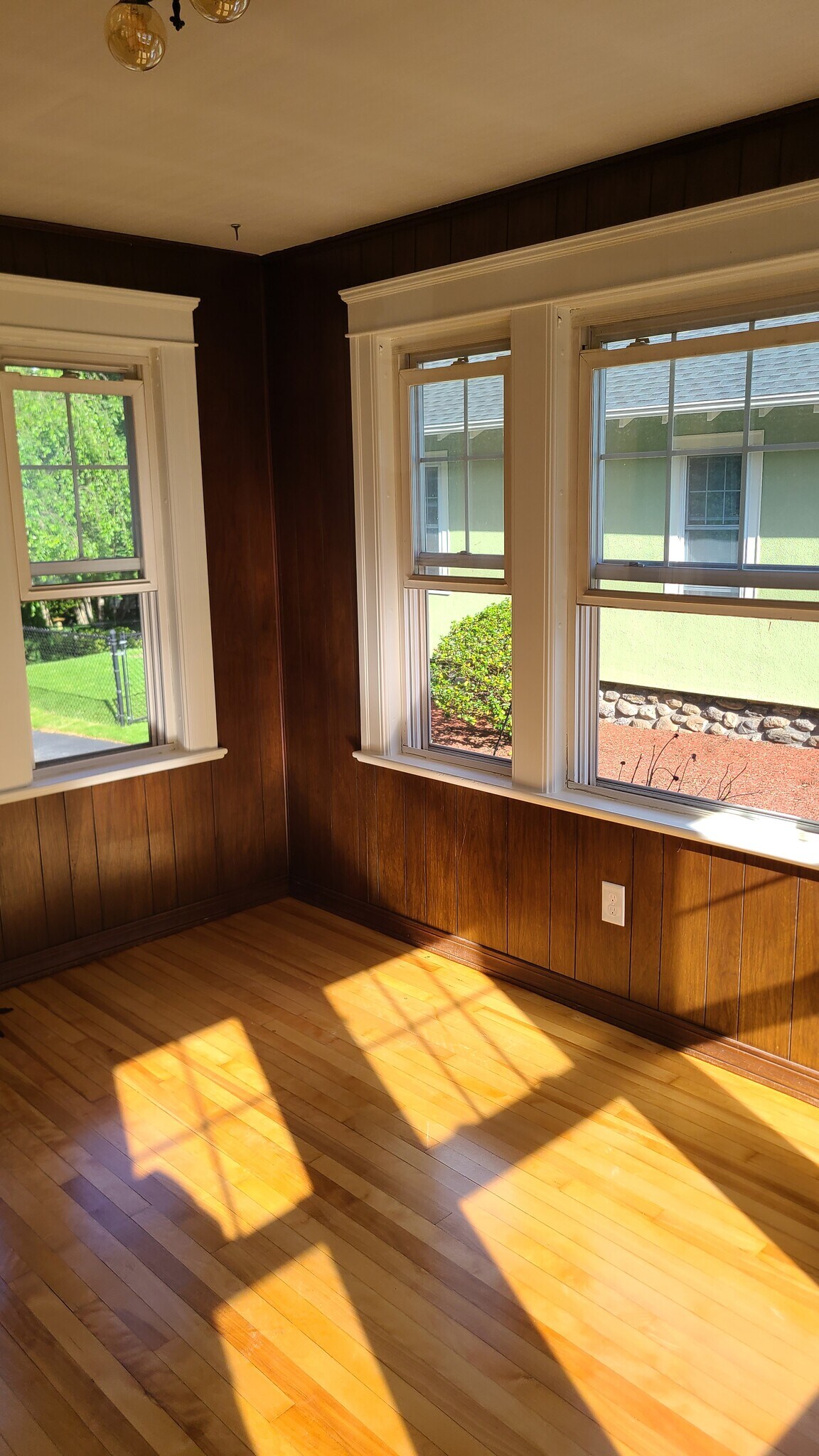 Building Photo - 60 Richmond Ave