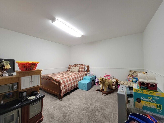 Building Photo - 350 Blue Bell Dr