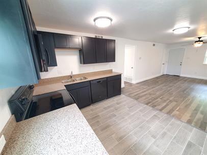 Building Photo - 2004 Wesley St