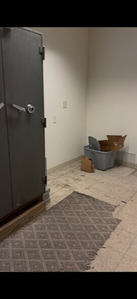 Building Photo - 414-416 Market St