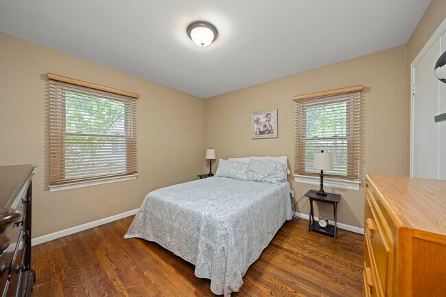 Building Photo - 15580 Birwood Ave