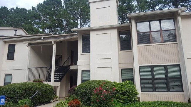 Primary Photo - 2520 Huntingdon Chase