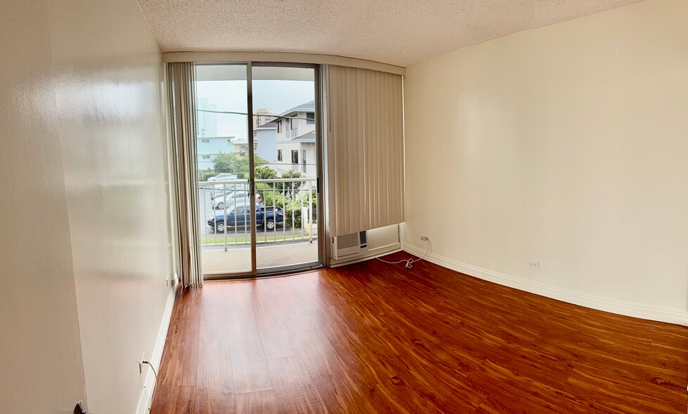 Bedroom 1 - 1520 Spreckels St