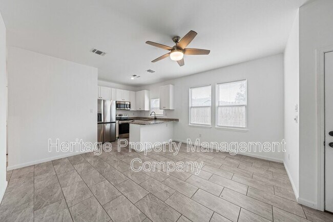 Building Photo - 323 Gabriel